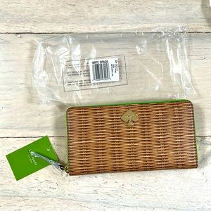 Kate Spade ny NEW Lacey pack a picnic wallet. Look at CB  bag listing to match.